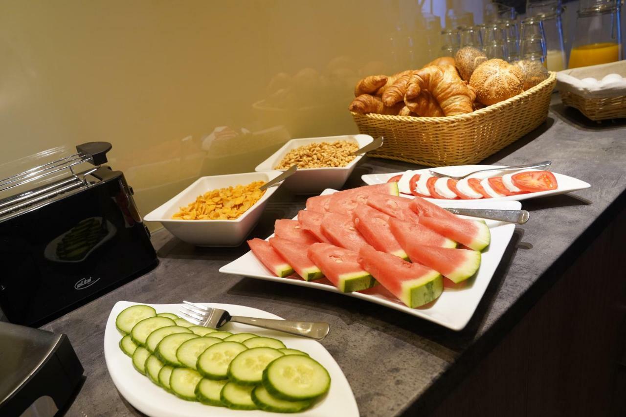 Hotel Dias Pinneberg Eksteriør billede