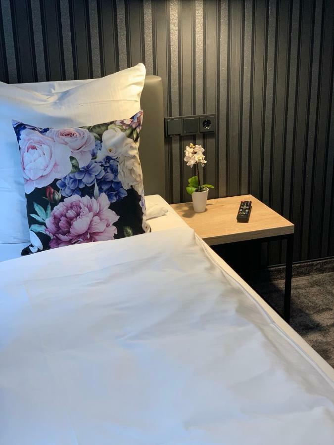 Hotel Dias Pinneberg Eksteriør billede