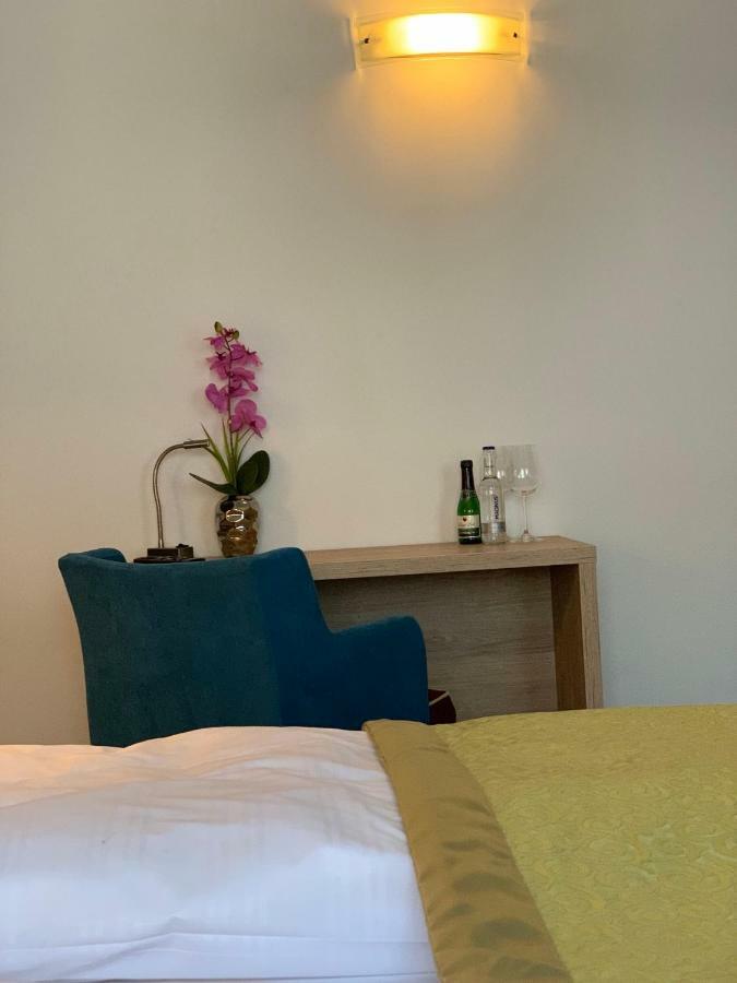 Hotel Dias Pinneberg Eksteriør billede