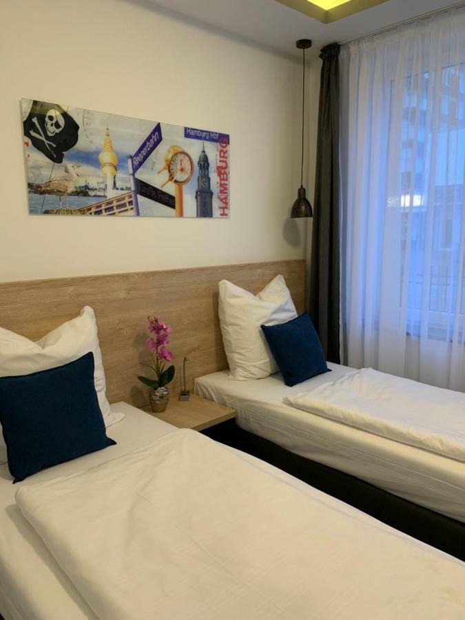 Hotel Dias Pinneberg Eksteriør billede